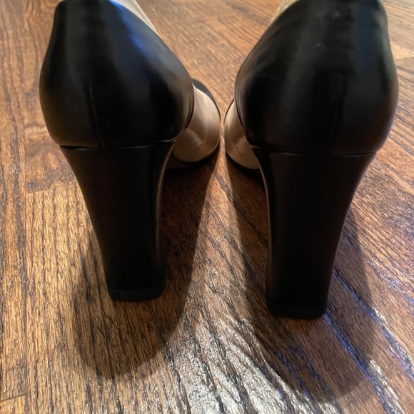 Taryn Rose two toned spectator pump - Picture 3 of 8